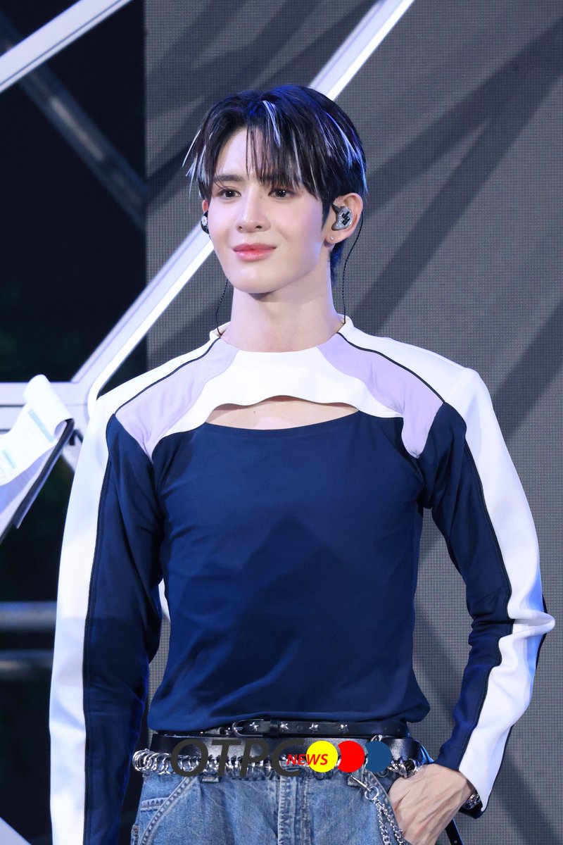 "เจมส์ ศุภมงคล" ในงาน DEXX (Diverse Element of XX) 1st Single Debut "CLANG CLANG" Showcase 🏎️🔥

DEXX  DEBUT​ STAGE​

#JAMESSU_DEXX #DEXXth
#CLANGCLANG_DEXX
#DMDMUSIC