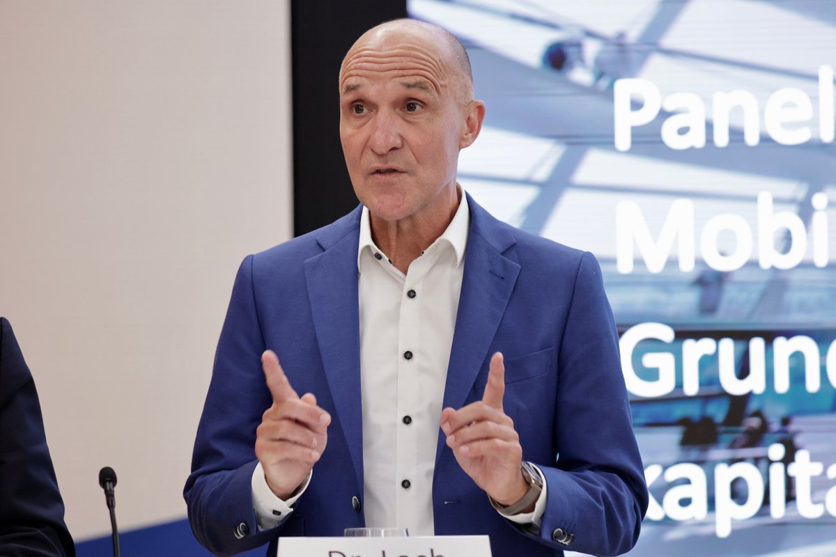 „Die Dominanz von Staatsanleihen als Rentenanlage liegt auch am deutschen System der Tarifpartnerschaften: Es werden staatliche Leistungszusagen reinverhandelt, damit sind kurzfristig Marktanlagen so gut wie dominiert. So kann Kapital weder in noch aus dem Markt mobilisiert