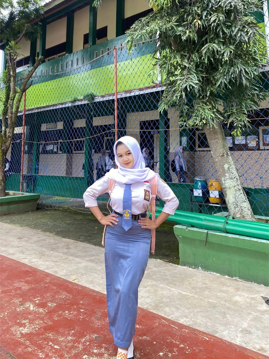 NAndiani213's tweet photo. Cekulaaa🎒📚 https://t.co/VgcNYEV5Sw