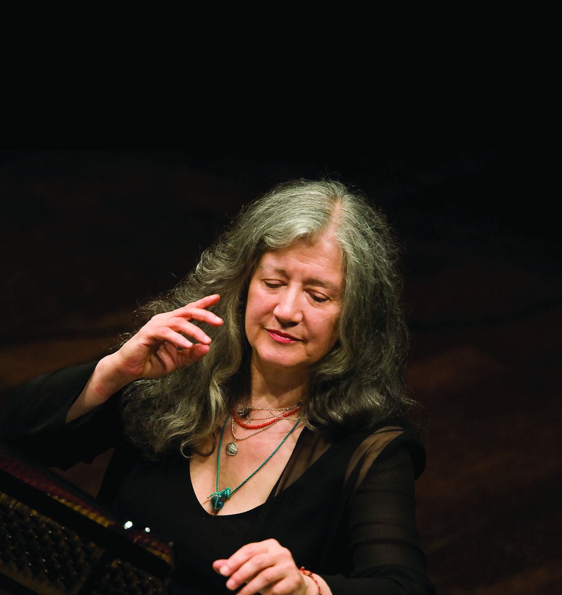 BCN Clàssics 🎼 (@bcnclassics) on Twitter photo Hi ha poques intèrprets més reconegudes que Martha Argerich, un mite des que als 4 anys va oferir el seu primer recital de piano al <a href="/Teatroastralok/">Teatro Astral</a>. Ens visitarà acompanyada de l'Orchestra della Svizzera Italiana i <a href="/charlesdutoitvf/">Charles Dutoit</a>.
16 de març a <a href="/auditoribcn/">L'Auditori</a> Hi ha poques intèrprets més reconegudes que Martha Argerich, un mite des que als 4 anys va oferir el seu primer recital de piano al <a href="/Teatroastralok/">Teatro Astral</a>. Ens visitarà acompanyada de l'Orchestra della Svizzera Italiana i <a href="/charlesdutoitvf/">Charles Dutoit</a>.
16 de març a <a href="/auditoribcn/">L'Auditori</a>