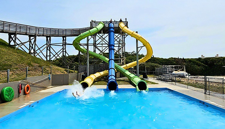 Emerald Isle, a coastal gem located on the Southern Outer Banks, provides visitors and locals various opportunities to beat the seasonal heat while having a blast and creating memorable moments!

Read more 👉 lttr.ai/AeykT

#CrystalCoast #StayCool