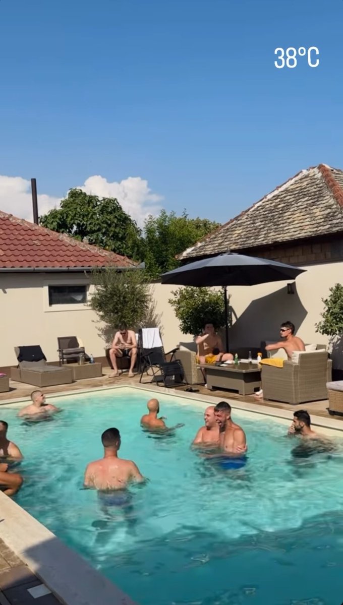 Milos Kerkez is currently having a Liverpool-themed pool party back at home in Serbia with his mates and family! 🏊‍♂️🎉🔴 

Live DJ set 🎵, Liverpool balloons 🎈, beers 🍻... the whole lot!

He's celebrating his move to #LFC and having the absolute BEST time! Love him already 🤣💪🏻