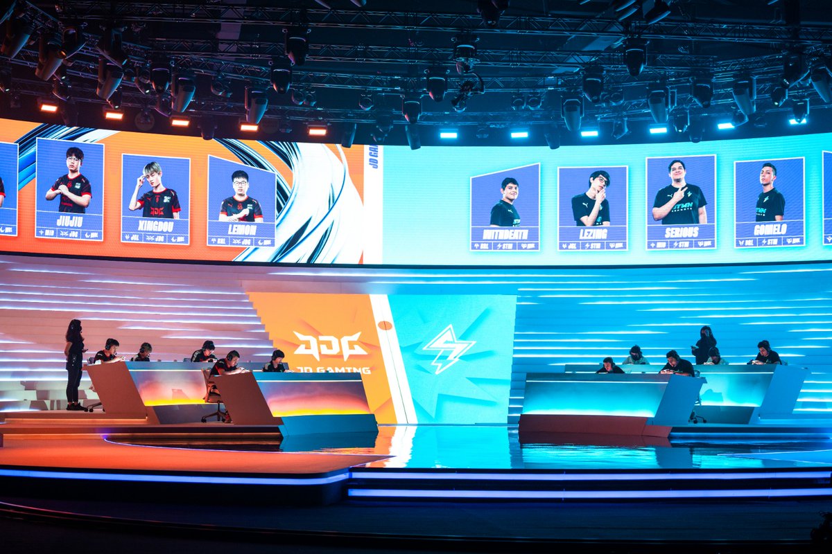 Arvoinen tweet media