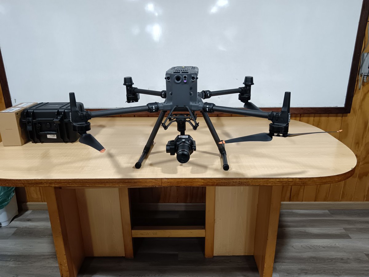 conaf_loslagos's tweet image. Doce modernos drones se unen al trabajo profesional de Conaf Los Lagos,los que se utilizarán en la prevención de incendios forestales y en fiscalización. Este fue un proyecto de $198.024.000 del Gobierno regional de Los Lagos @conaf_minagri