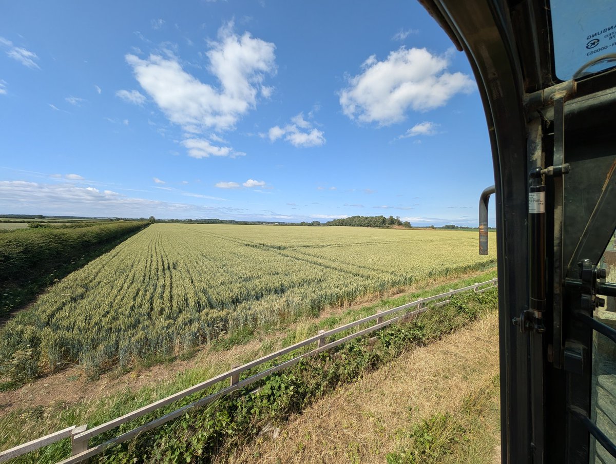 shaun7r's tweet image. Not too bad a view at one of today's locations 😎 #EastYorkshire