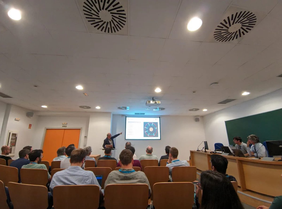 Escuela de Ingenierías Industriales UMA (@industrialesuma) on Twitter photo 🚀 Hoy se ha celebrado en <a href="/IndustrialesUMA/">Escuela de Ingenierías Industriales UMA</a> el I Workshop #Doctoral de #Robótica Espacial, que ha reunido a estudiantes de doctorado y responsables de laboratorio de diversas universidades europeas.
Un honor contar con <a href="/esa/">European Space Agency</a> y ponentes como Gianfranco Visentin y José Gavira. 🚀 Hoy se ha celebrado en <a href="/IndustrialesUMA/">Escuela de Ingenierías Industriales UMA</a> el I Workshop #Doctoral de #Robótica Espacial, que ha reunido a estudiantes de doctorado y responsables de laboratorio de diversas universidades europeas.
Un honor contar con <a href="/esa/">European Space Agency</a> y ponentes como Gianfranco Visentin y José Gavira.