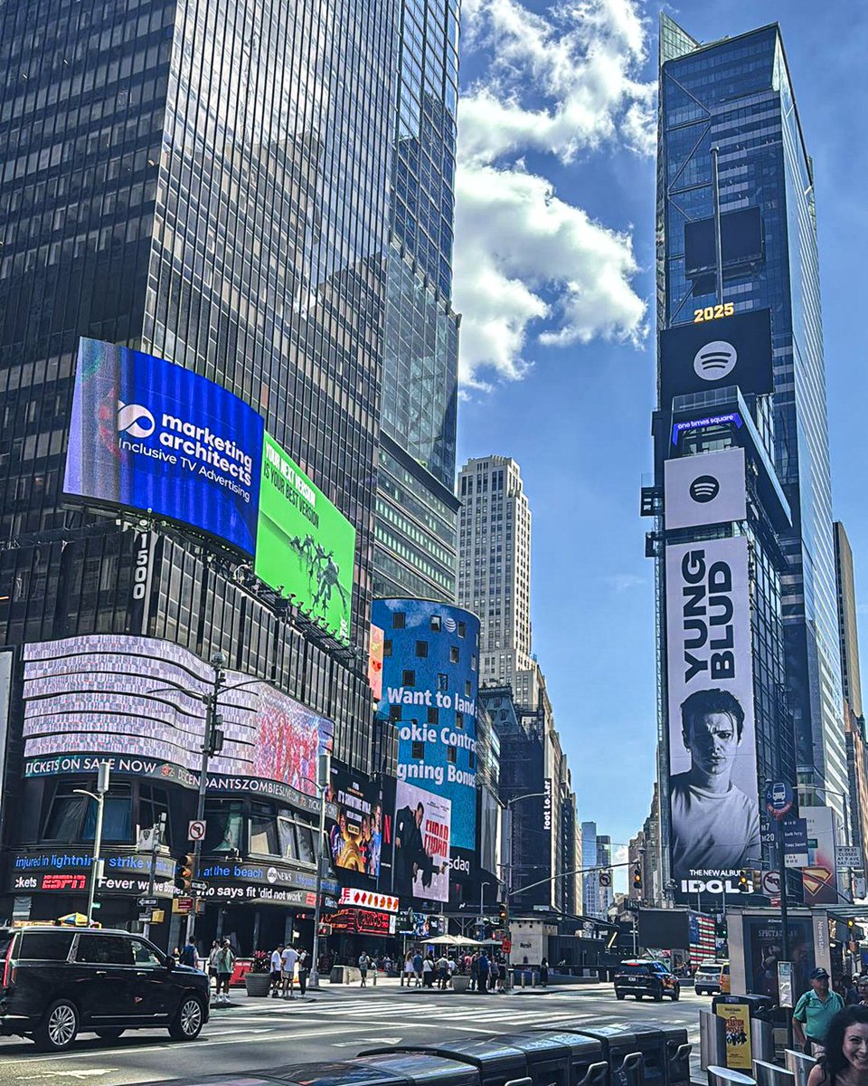 MvG180's tweet image. 𝗡𝗲𝘄 𝗬𝗼𝗿𝗸, 𝗡𝗲𝘄 𝗖𝗵𝗮𝗽𝘁𝗲𝗿. 🗽 Good to be back in the city that never sleeps. US Darts Masters coming up. 💚