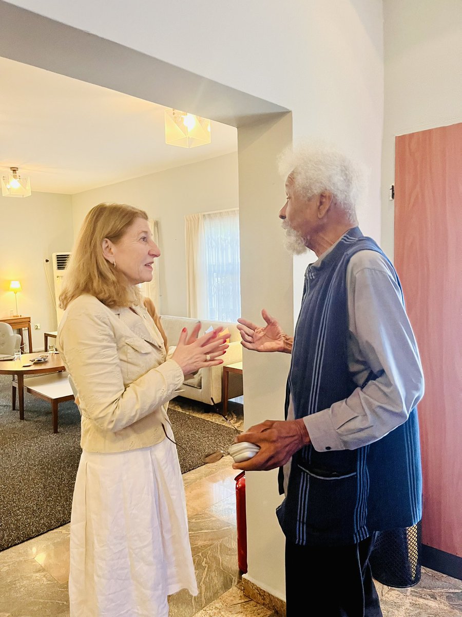 freebroadcast21's tweet photo. 39 years after receiving the Nobel Prize for Literature in Stockholm, Ambassador Hahn-Englund here in Nigeria hosted Professor Wole Soyinka at her residence in Abuja. 🇳🇬 https://t.co/Cstor7KHjJ