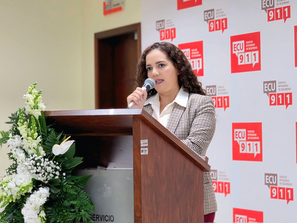 ECU911Ambato's tweet photo. 🔴AHORA | @JManceroE, Coordinadora Zonal 3 del @ECU911_, presenta el acto de rendición de cuentas correspondiente al año 2024.

📺 Conéctese a la transmisión en vivo a través de YouTube: https://t.co/YP6CYsv6MR

🗣️ "La transparencia es el pilar de una democracia participativa. En esta gestión, informar a la ciudadanía es parte de nuestro compromiso", afirmó @@JManceroE,

#ECU911BrindaSeguridadIntegral