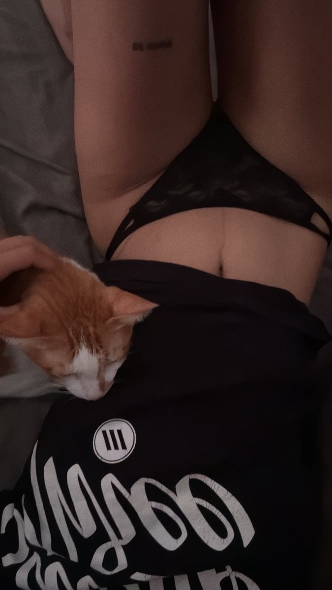 - เปิดโปรแอคล็อก300  ค่าา 🎆 ปิดเมื่อไหร่เดี๋ยวแจ้งอีกที 
หรือ จ่าย 799 เอนฟรี1 ชม. สนใจเข้าแอคล็อกแบบไหน Dm . มาเลยคั้บบบ