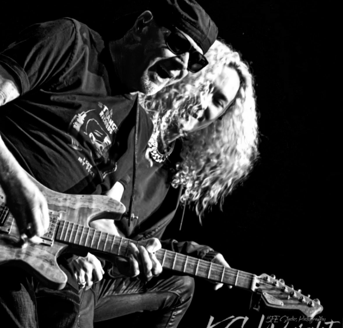 TBT - I did the funniest interview a couple weeks ago with a DJ who had no clue who I was or anything about my band. The start of the interview he said; Okay, so you’re Mark Kendall from Great White, and you’re the singer? I said, I’m one of them but I mostly play 
guitar!👈🤣🎸