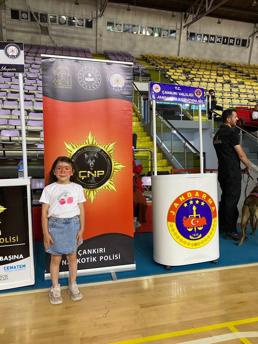 Çankırı Gençlik ve Spor İl Müdürlüğü (@gsb_cankiri) on Twitter photo ✅26 Haziran Dünya Uyuşturucu ile Mücadele Günü kapsamında, gençlerimizin katılımıyla "İl Spor Etkinlikleri" Hasan Fehmi Gökşen Spor Salonu’nda düzenlendi.
✅Etkinliğe Vali Yardımcısı Metin Demirel, Yeşilay ve birçok paydaş kurum destek verdi.
<a href="/OA_BAK/">Dr. Osman Aşkın Bak</a> <a href="/gencliksporbak/">Gençlik ve Spor Bakanlığı 🇹🇷</a> ✅26 Haziran Dünya Uyuşturucu ile Mücadele Günü kapsamında, gençlerimizin katılımıyla "İl Spor Etkinlikleri" Hasan Fehmi Gökşen Spor Salonu’nda düzenlendi.
✅Etkinliğe Vali Yardımcısı Metin Demirel, Yeşilay ve birçok paydaş kurum destek verdi.
<a href="/OA_BAK/">Dr. Osman Aşkın Bak</a> <a href="/gencliksporbak/">Gençlik ve Spor Bakanlığı 🇹🇷</a>