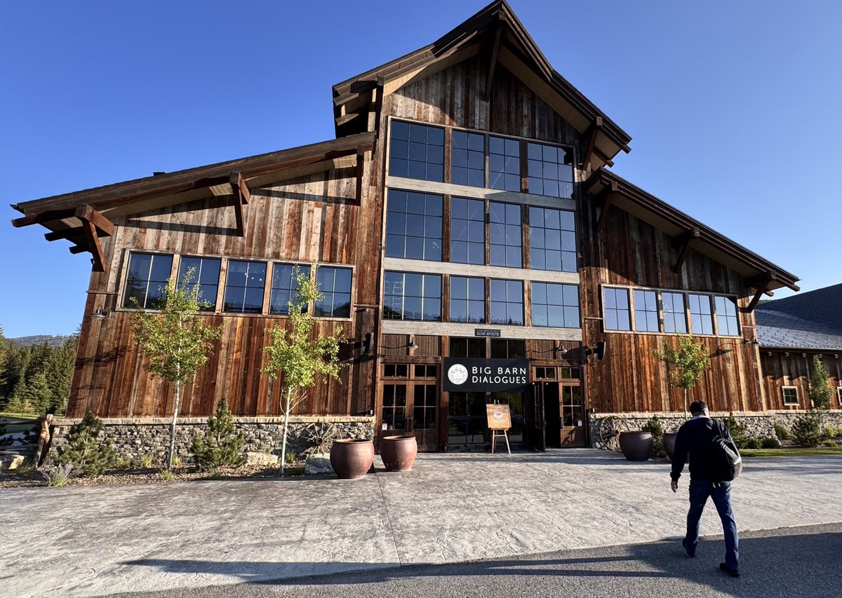 AGraylin's tweet image. Three amazing days in #Montana at the Big Barn Dialogues on U.S.-China relations! 🇺🇸🇨🇳 Great people, great conversations and great communion with #nature! 🏔️