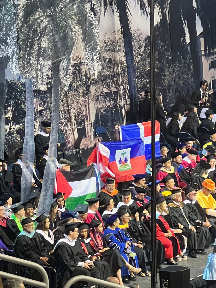 From graduation at University of Puerto Rico, Rio Piedras’ campus: ¡Free Palestine, Haiti and all the oppressed around the world! ¡No one is illegal on stolen land!🇵🇷🇵🇸🇩🇴🇭🇹