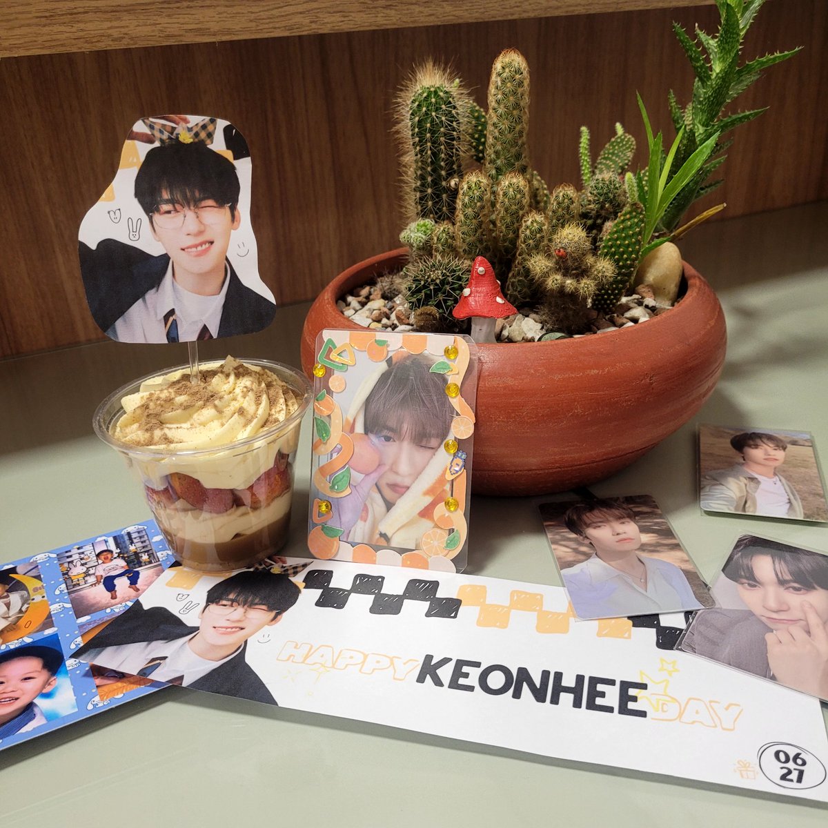 alwayskeonhee's tweet photo. Happy Keonhee Day 💙

Que a vida te leve para caminhos cheios de felicidade, eu continuarei aqui te apoiando para sempre. Eu te amo 🫶🏻

#keonhee #건희 #건희의_반짝이는_스물여덟번째_여름 #I_Just_Want_KEONHEE https://t.co/TPIdcZgRO9