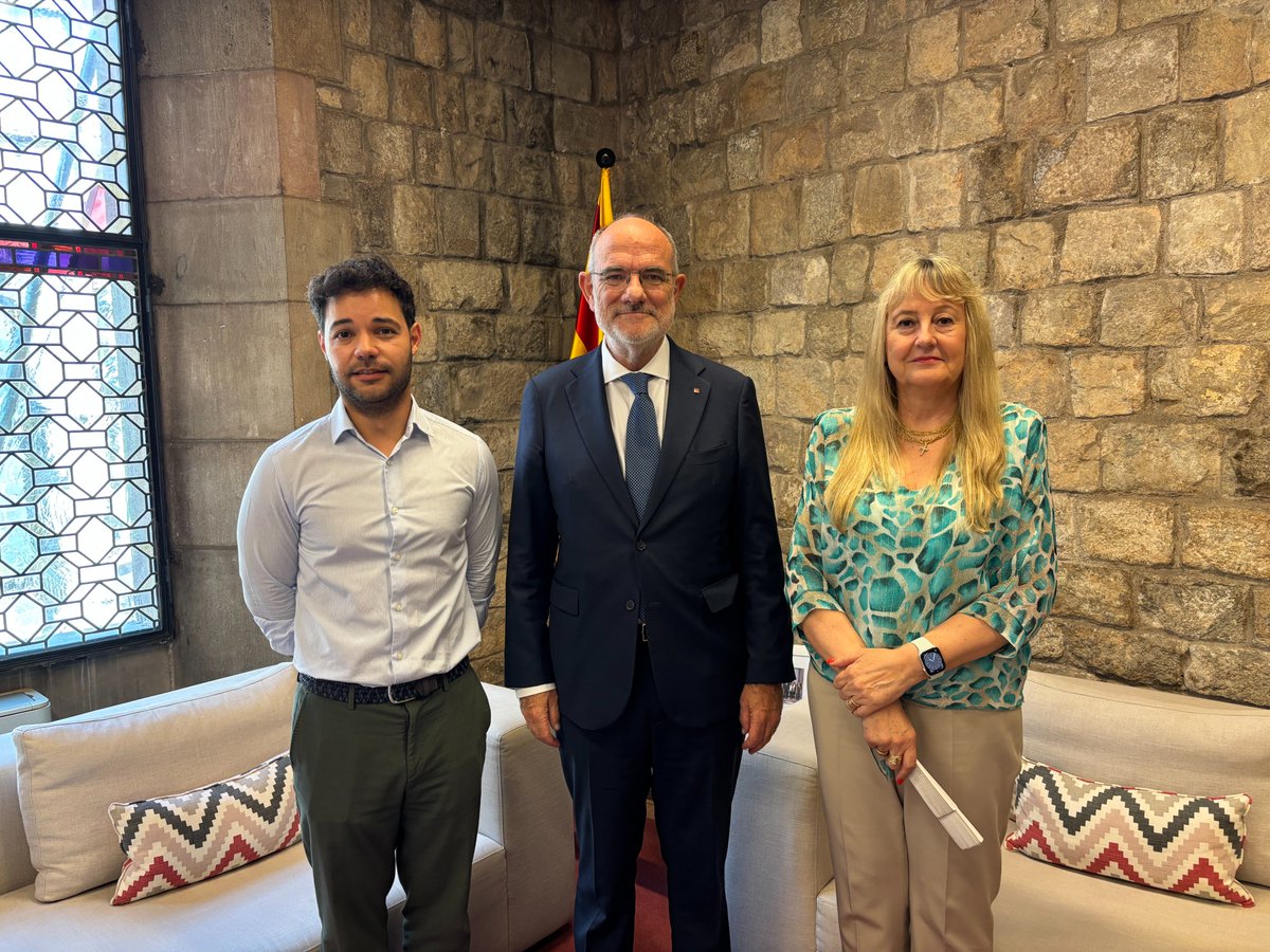 Unió Europea i Acció Exterior (@exteriorscat) on Twitter photo 📍 El conseller <a href="/jduch/">Jaume Duch</a> s’ha reunit amb <a href="/mhelenadefelipe/">María Helena de Felipe</a> i <a href="/garcia_kilian/">Kilian Garcia</a> de <a href="/FomentTreball/">Foment del Treball Nacional</a>, entitat que, des de 1771, representa la indústria i l’empresariat del país.
🤝 Han compartit línies de col·laboració per reforçar la projecció internacional de l’economia catalana. 📍 El conseller <a href="/jduch/">Jaume Duch</a> s’ha reunit amb <a href="/mhelenadefelipe/">María Helena de Felipe</a> i <a href="/garcia_kilian/">Kilian Garcia</a> de <a href="/FomentTreball/">Foment del Treball Nacional</a>, entitat que, des de 1771, representa la indústria i l’empresariat del país.
🤝 Han compartit línies de col·laboració per reforçar la projecció internacional de l’economia catalana.