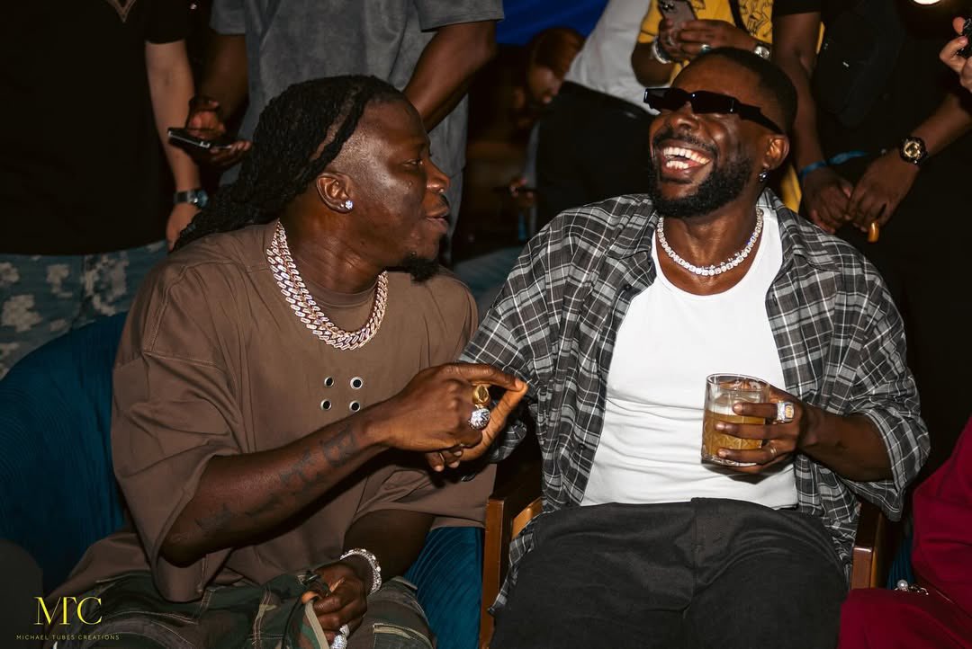 stonebwoy's tweet photo. Big Night In Paris🇫🇷... Me And The Killy Dem A Roll⚜️🌍

📸: @michaeltubescreations1 https://t.co/Z2caWbgvcC