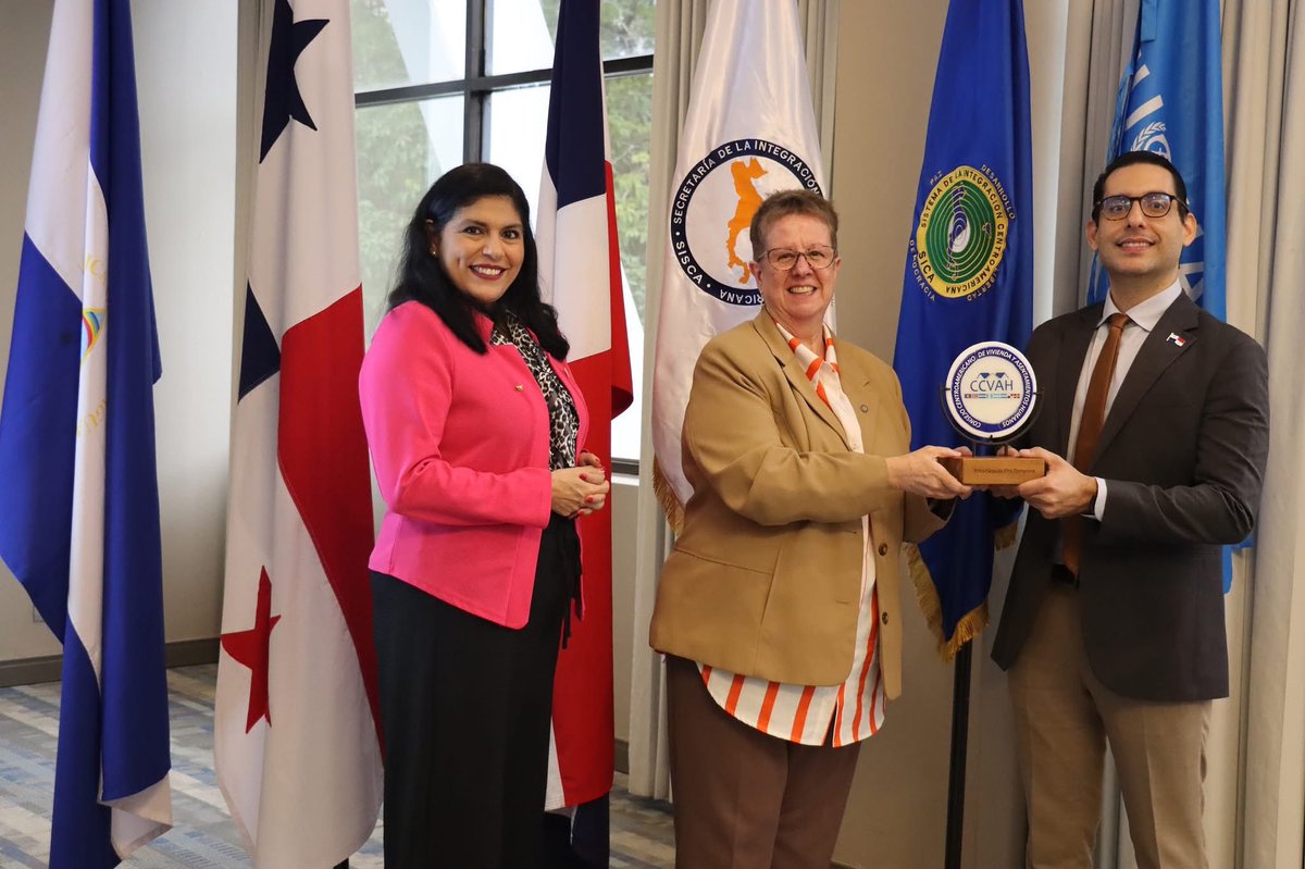 🇵🇦 Panamá asume la Presidencia Pro Tempore del CCVAH con compromiso firme por la vivienda y la resiliencia urbana en la #RegiónSICA recibe de Costa Rica la transición.