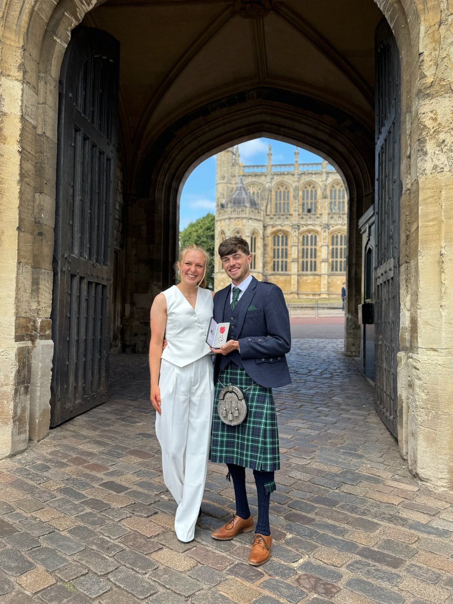 A truly unforgettable day spent receiving an MBE yesterday at Windsor Castle 🎖️
.
So happy to have been surrounded by those closest to me ❤️
.
#mbe #honour #ceremony