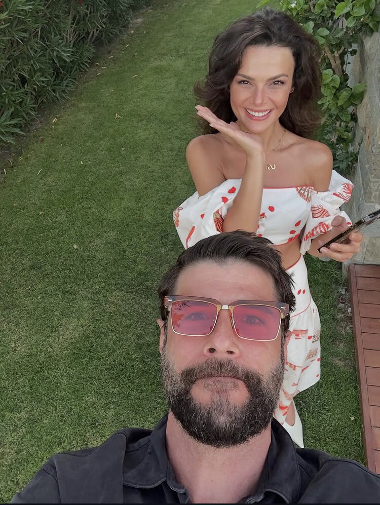 Sinem Ünsal ve Berk Cankat çifti, yeni bir fotoğraf paylaştı.