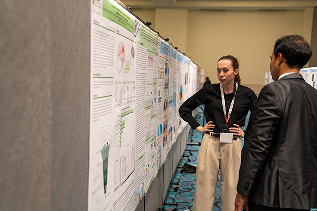 UTRGVNewsroom's tweet image. From Harvard to Vanderbilt, @UTRGVSOM students are tackling real-world health issues like diabetes, MS & obesity through competitive summer research nationwide — and bringing that knowledge home to the RGV. 🧠💡💪
Read more: utrgv.news/SOMSummerResea…
#UTRGV #MedicalResearch