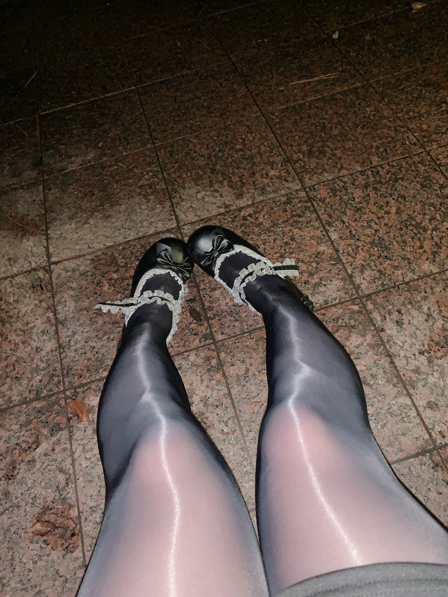 今日は最近買ったかわいい靴が履きたくて女装しました💕