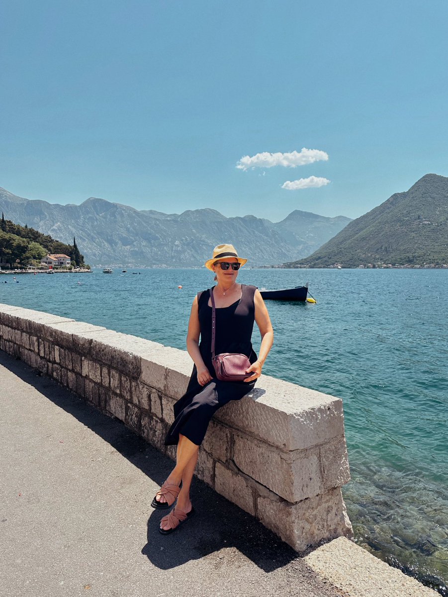 soile_lahti's tweet image. Mobiilidata oli päivän pois päältä ja kylläpä ne töistä ovat lomalaista kaivanneet. Mutta Perast Montenegro vei kyllä sydämen ❤️