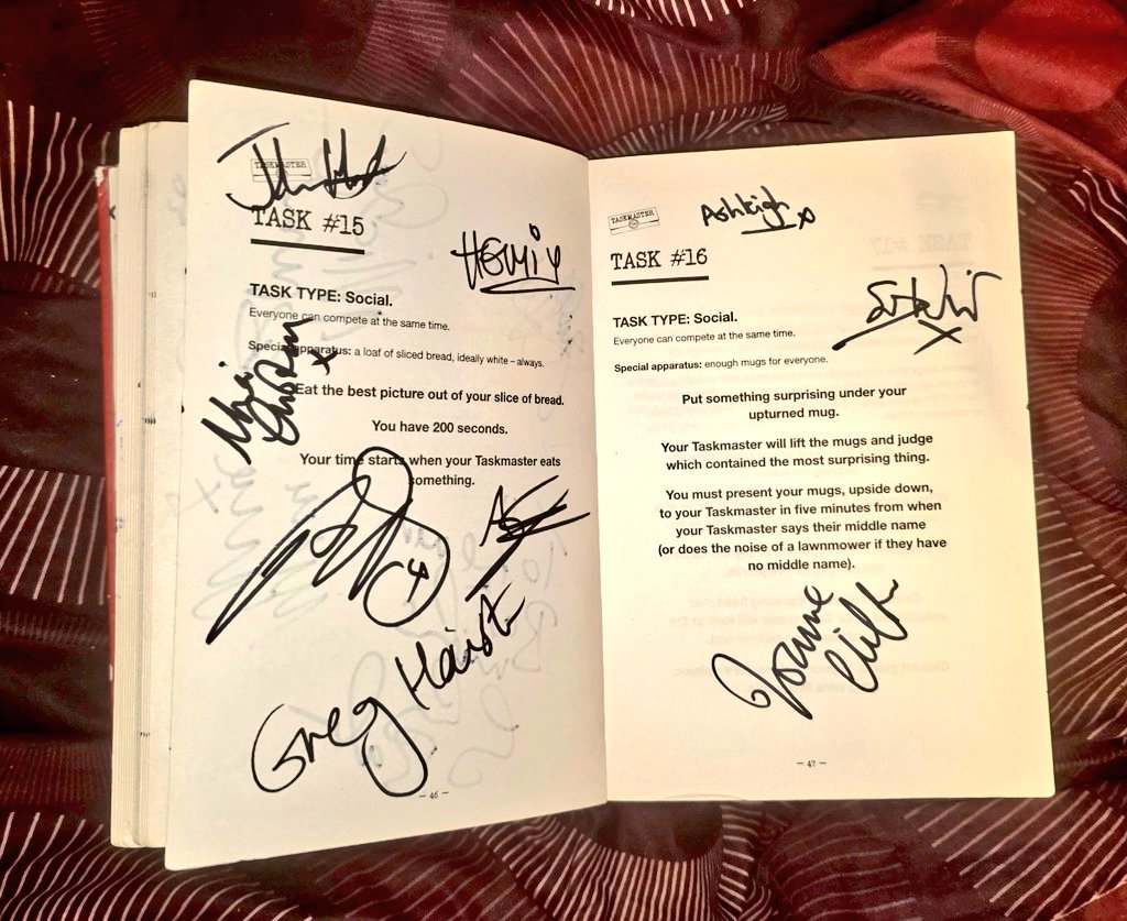 Kevenlaw's tweet photo. @Elizabeth241072 I only went & met the mighty Paul Nicholas last night at the Apollo Theatre in London, after he'd finished smashing it as "The Major" in the Fawlty Towers musical! βΊοΈπβΊοΈ #FawltyTowers #musicaltheatre #PaulNicholas #justgoodfriends https://t.co/Ts5JTsuSPN