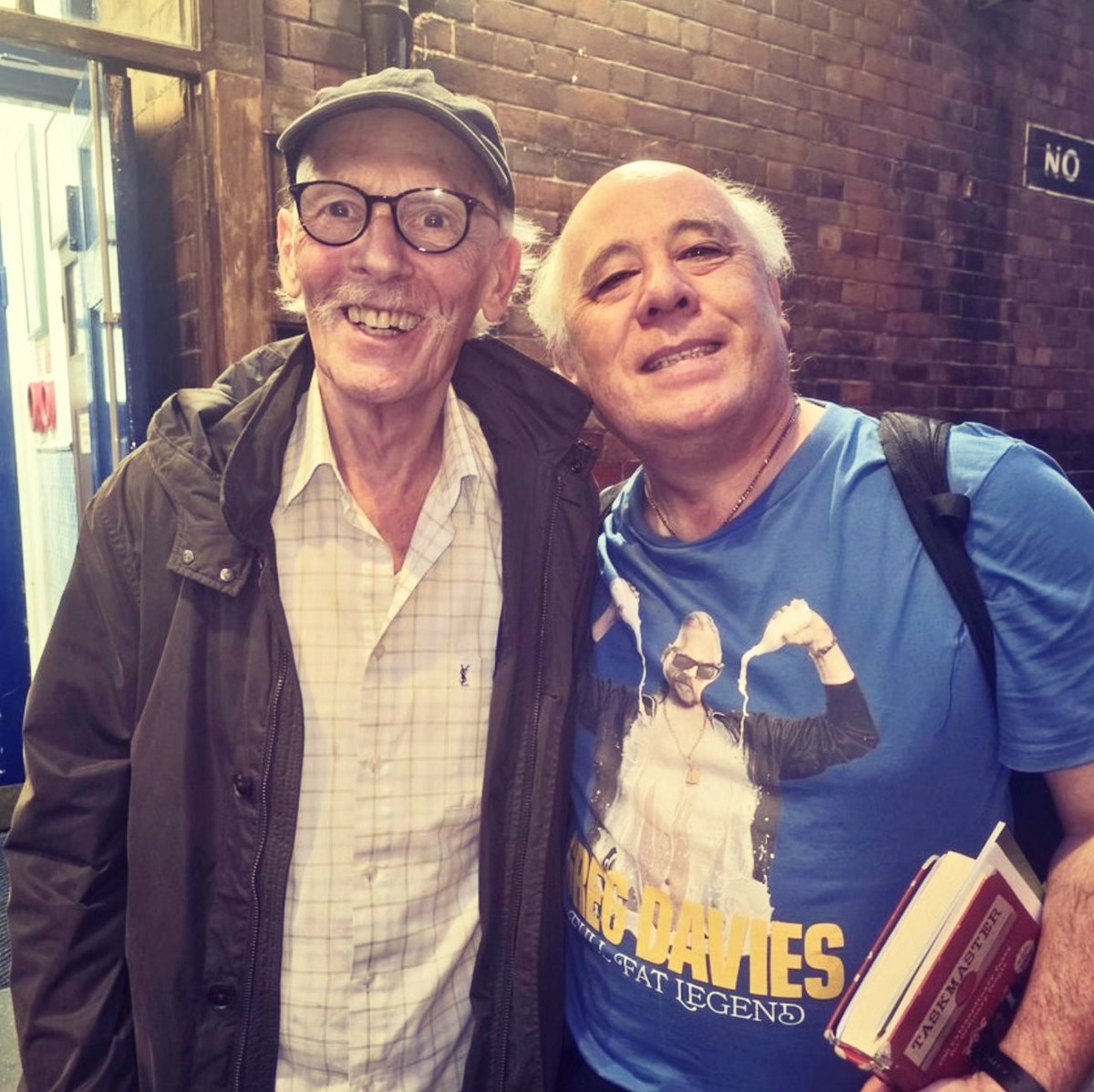 Kevenlaw's tweet photo. @Elizabeth241072 I only went & met the mighty Paul Nicholas last night at the Apollo Theatre in London, after he'd finished smashing it as "The Major" in the Fawlty Towers musical! βΊοΈπβΊοΈ #FawltyTowers #musicaltheatre #PaulNicholas #justgoodfriends https://t.co/Ts5JTsuSPN
