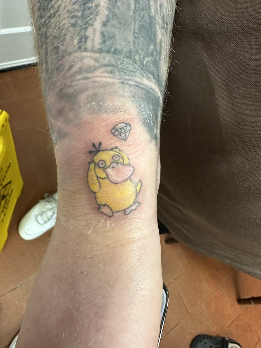 Cais_Makeup's tweet photo. @ahliviyuhh Matching psyduck with ml <3 https://t.co/x9GPBHYdK7
