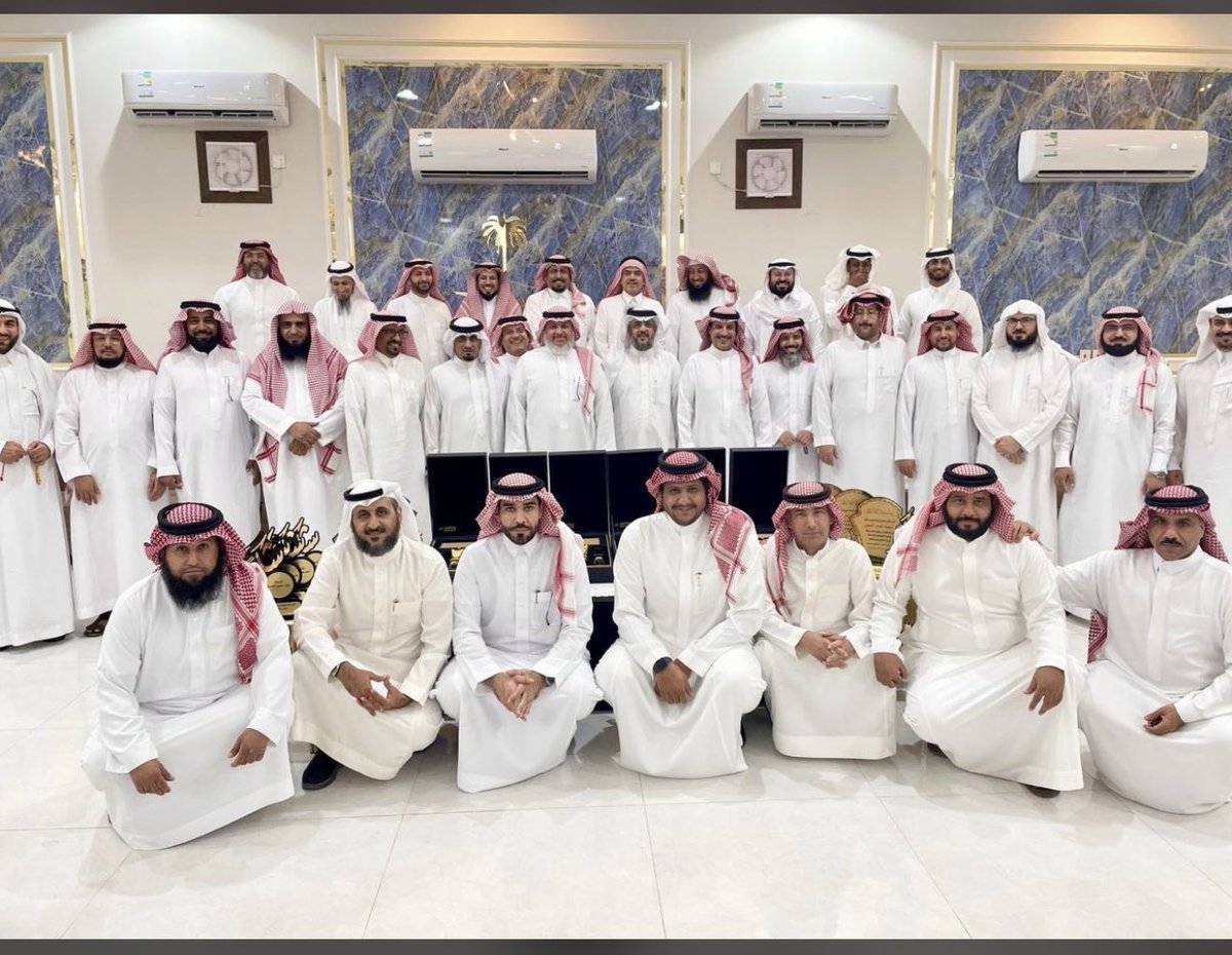 thyab2020's tweet image. بداية الرحلة ١٤١٥/٤/٢٨
وانتهت الرحلة١٤٤٧/١/١
نستودعكم الله الذي لا تضيع ودائعه ونسأل الله القبول والتوفيق في الدارين