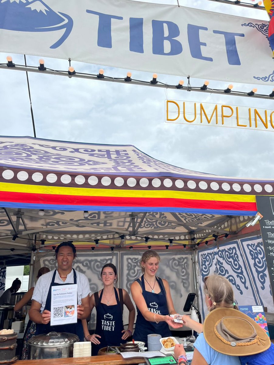 The fabulous Tilda Swinton signed the #parkypetition100K at the <a href="/TasteTibet/">Taste Tibet</a> stall just by the West Holts stage. Head there- or simply click here petition.parliament.uk/petitions/7137…