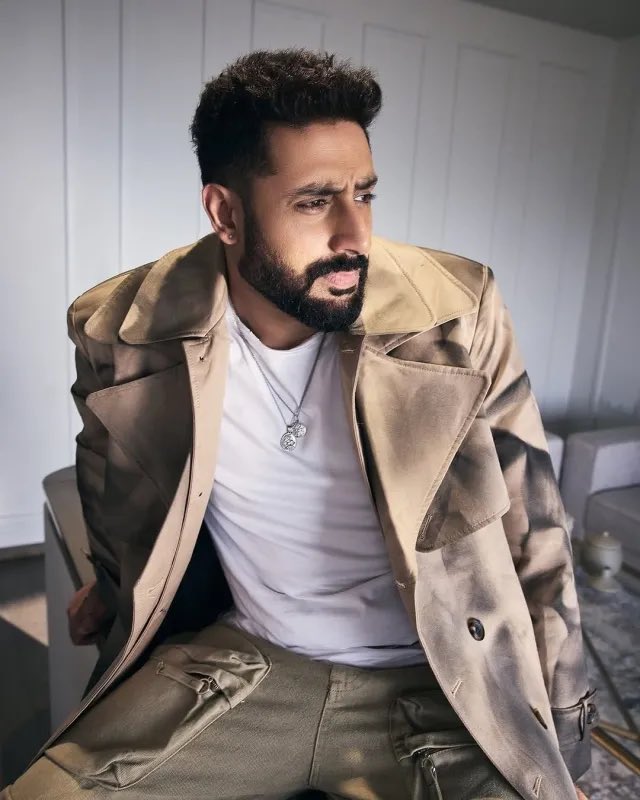 Bewitching Bachchans (@tasnimaktastic) on Twitter photo Canβt quite believe itβll have been 25 yrs since <a href="/juniorbachchan/">Abhishek ππππ‘ππ‘ππ§</a> made his debut on Monday and to realise ABβll have delivered 3 movies that belong to 3 completely different genres in 2025 alone perfectly illustrates the kind of versatile actor he is
Couldnβt be prouder of you AB! Canβt quite believe itβll have been 25 yrs since <a href="/juniorbachchan/">Abhishek ππππ‘ππ‘ππ§</a> made his debut on Monday and to realise ABβll have delivered 3 movies that belong to 3 completely different genres in 2025 alone perfectly illustrates the kind of versatile actor he is
Couldnβt be prouder of you AB!
