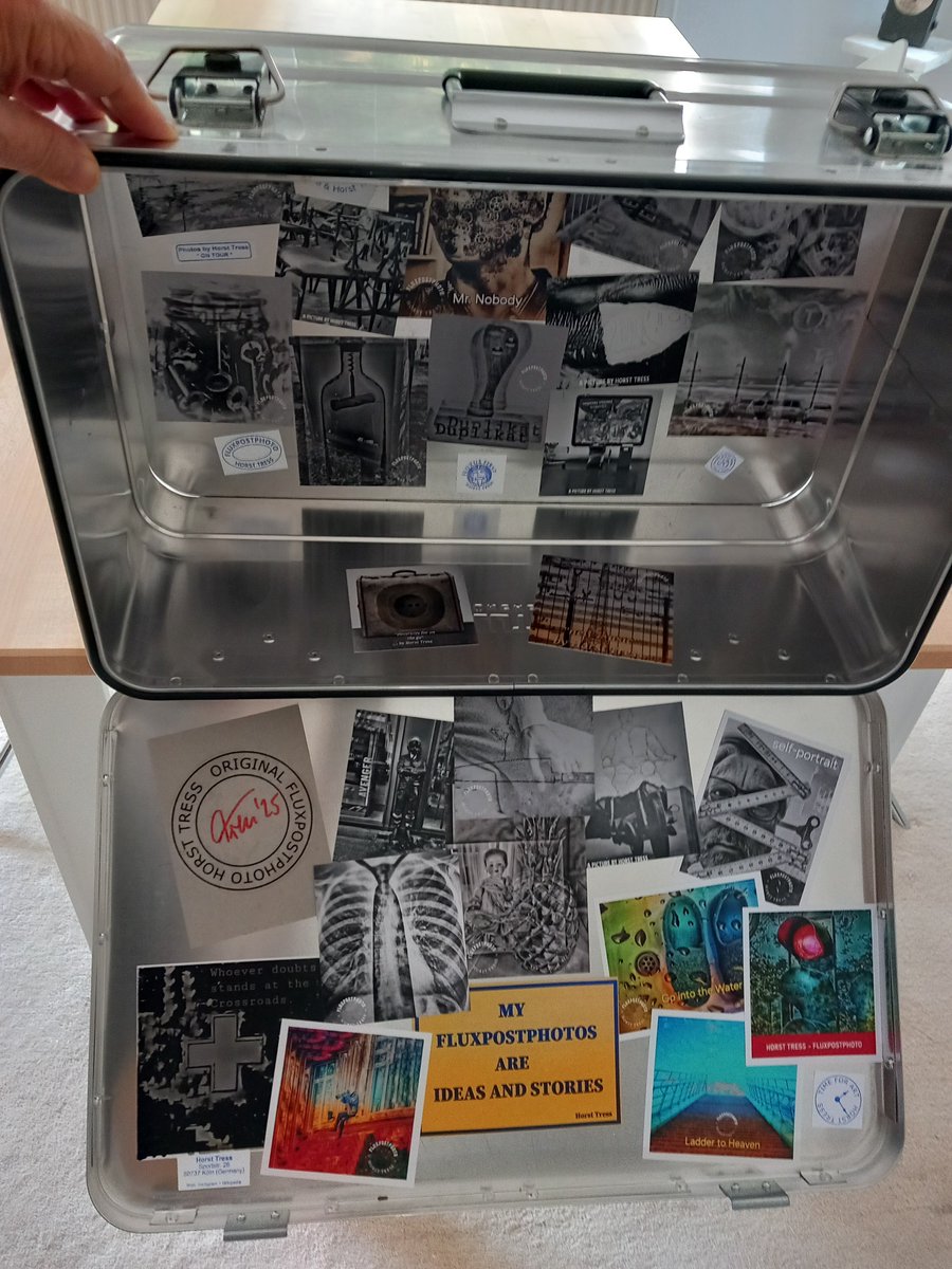 TressOffice's tweet photo. Suitcase Exhibition by Horst Tress 
#künstler #Kunst #art #fluxus #horsttress #dada #fluxpostphoto #foto #photography https://t.co/YTTMYmyYfj