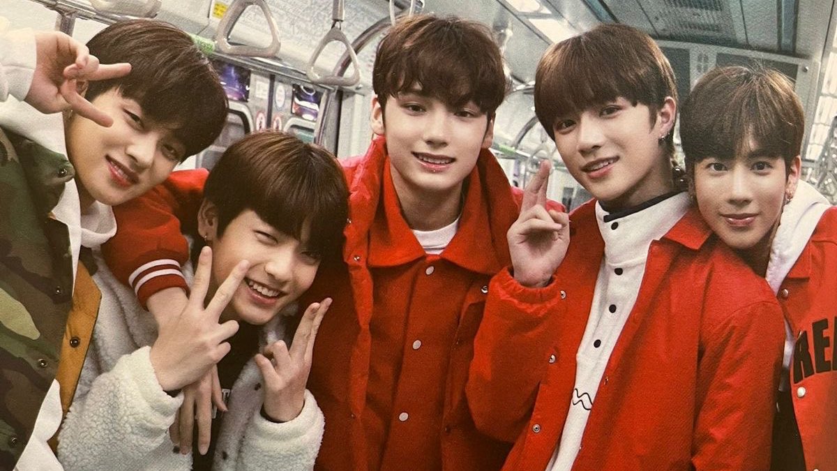 L0VELYBEOMIE's tweet photo. soobin saying he wants all five of them to be tomorrow x together for a long long time 🥹

OH OUR FIVE, I’LL BE YOUR MOA FOREVER 😭😭😭 https://t.co/AhzOTP8khU