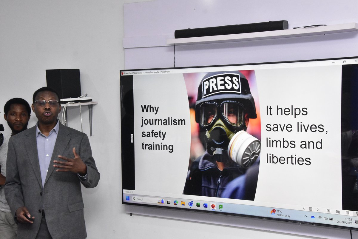 Daily_TrustF's tweet image. Dr Abdullahi Tasiu Abubakar of City ST George's, University of London, taking journalists through Safety Measures in Conflict Reporting.