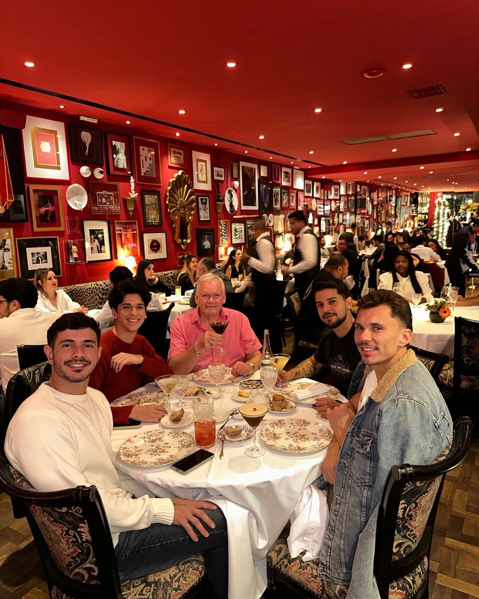 Ég (91 módel) að hangsa með 93 módel vinum mínum