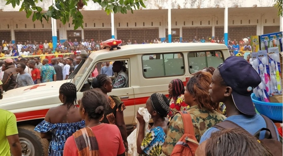 ikisahilnews's tweet image. 🚨 Mərkəzi Afrika Respublikasının paytaxtı Bangidə orta məktəbdə 5000-dən çox şagirdin buraxılış imtahanı verdiyi zaman baş verən #transformator partlayışı nəticəsində yaranmış çaxnaşma və basabasda azı 29 şagird ölüb, 260 nəfər yaralanıb.