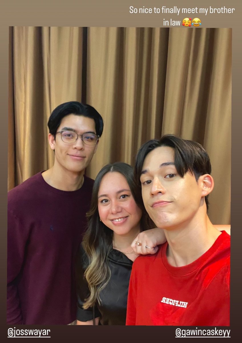keatonmuchie's tweet photo. gawin’s sister has BEEN giving us signs rofl😭😭😭

SUNKISSER X JOSSGAWIN
#MaybellinexJossGawin https://t.co/DT4J4g2GEL
