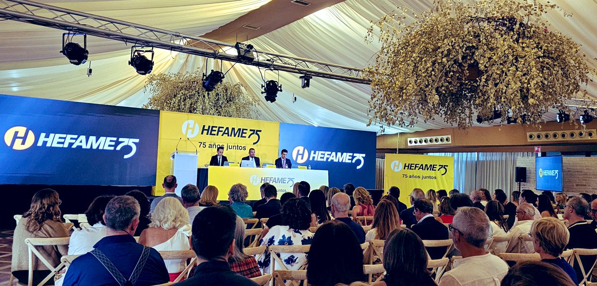 Hefame_es's tweet photo. 🟡 𝐂𝐨𝐦𝐢𝐞𝐧𝐳𝐚𝐧 𝐧𝐮𝐞𝐬𝐭𝐫𝐚𝐬 𝐀𝐬𝐚𝐦𝐛𝐥𝐞𝐚𝐬 𝟐𝟎𝟐𝟓 🟡

Nuestro presidente, @EnriqueAyuso6, ha dado inicio a las Juntas Preparatorias donde:

📊Se rendirán cuentas del estado financiero de la cooperativa.

💡Se presentarán los proyectos desarrollados para dar un mejor servicio a los socios.

✔️Se expondrán acciones para seguir avanzando de cara al futuro.

#AsambleasHefame25