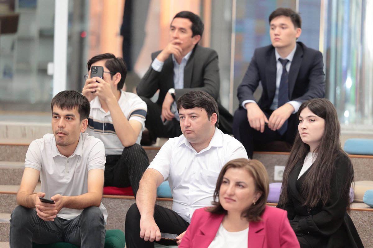 massmediauz's tweet photo. Mass Media Foundation &amp; National Media Association of 🇺🇿 hosted training on "Interview Techniques" for regional journalists. Led by Aziza Kurbanova, session focused on building rapport, crafting meaningful questions, &amp; active listening to elicit authentic responses. https://t.co/xQ7dXJDXei