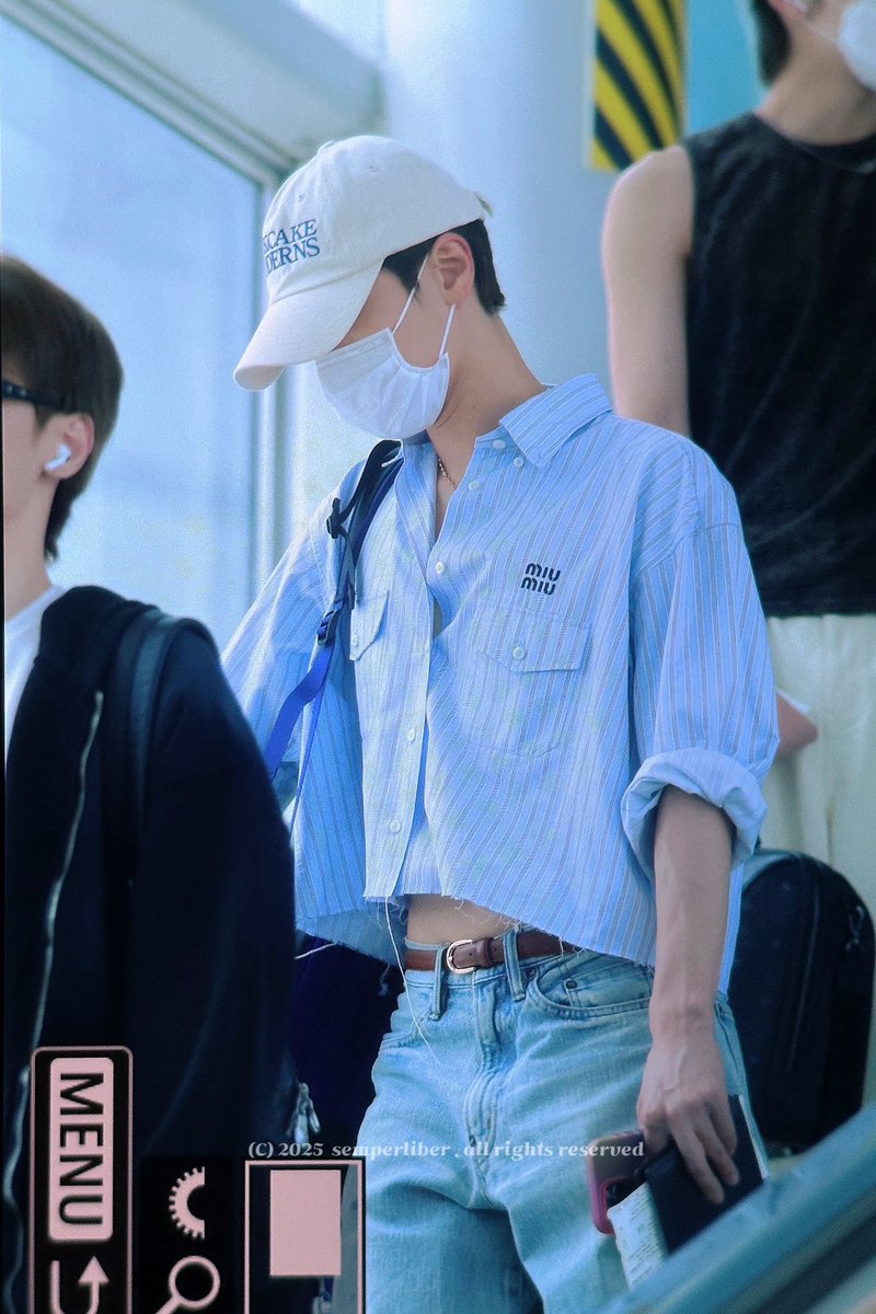 TenBrazil's tweet image. 250626 - #TEN no aeroporto de Incheon.

© semperliber
#텐 #เตนล์