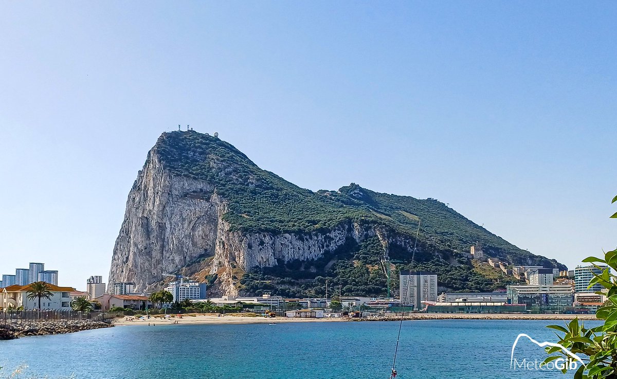 #Gibraltar - 26/06 - Hottest Day of the Year so far and provisionally our hottest June day in almost 25yrs (since 2001)!! 🥵
Sunny skies and a very warm plume of air covering the area, with a Southerly sea breeze swinging East-Southeasterly - saw temperatures soar to Max 34.0C!