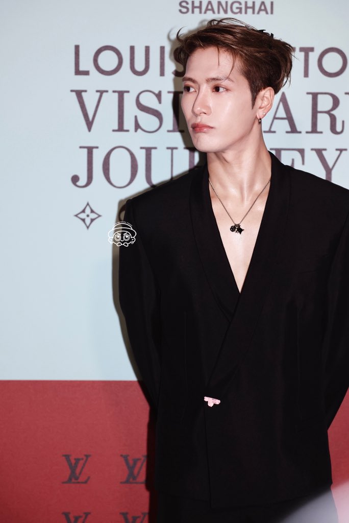 😚😚😚🤲🏻

<a href="/JacksonWang852/">Jackson Wang</a> 

#JacksonWang #TEAMWANGrecords #王嘉尔 #王嘉爾 #잭슨