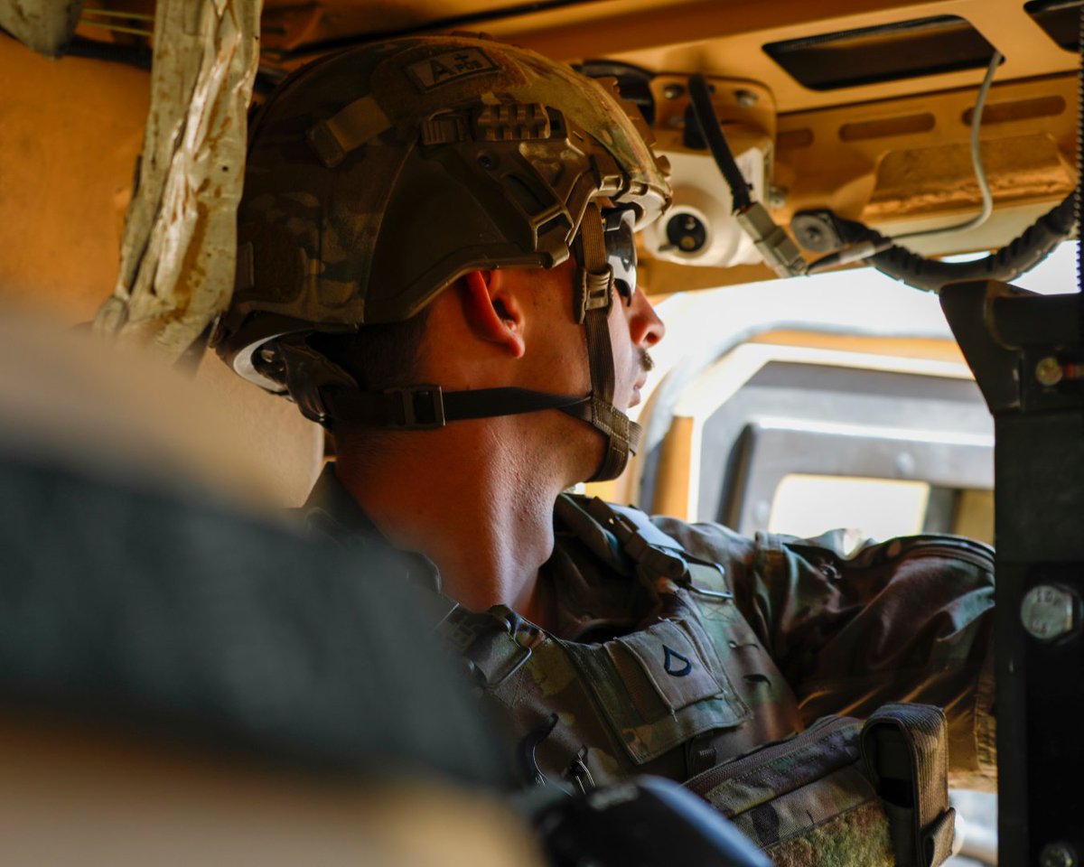 iiiarmoredcorps's tweet image. Soldiers from the 759th MP Battalion support JTF–Southern Border operations in Yuma, AZ, conducting patrols, surveillance, and equipment checks to enhance border security and counter illicit activity under U.S. Northern Command.
@USArmy | @USNorthernCmd | @DeptofDefense