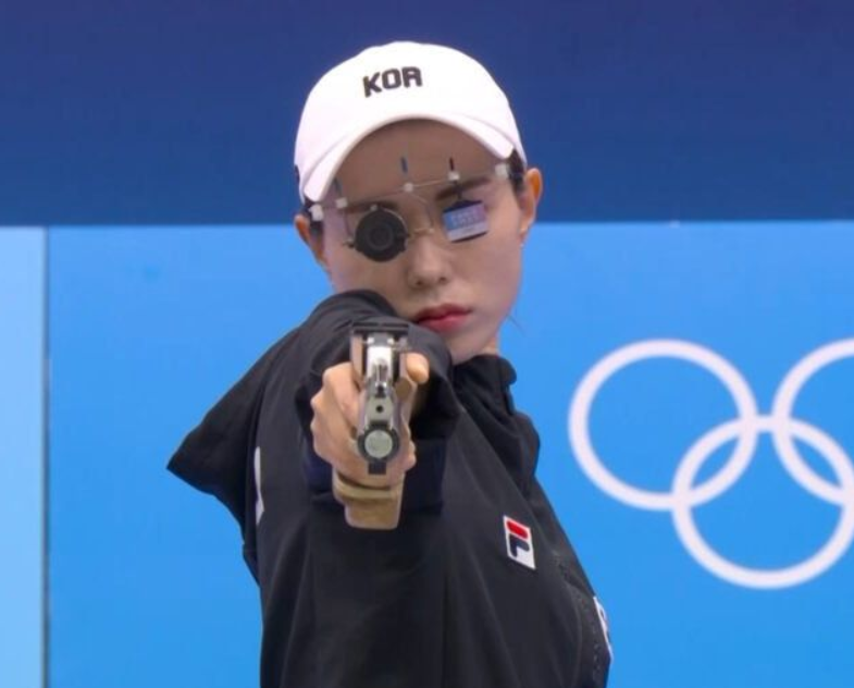 The resemblance is uncanny