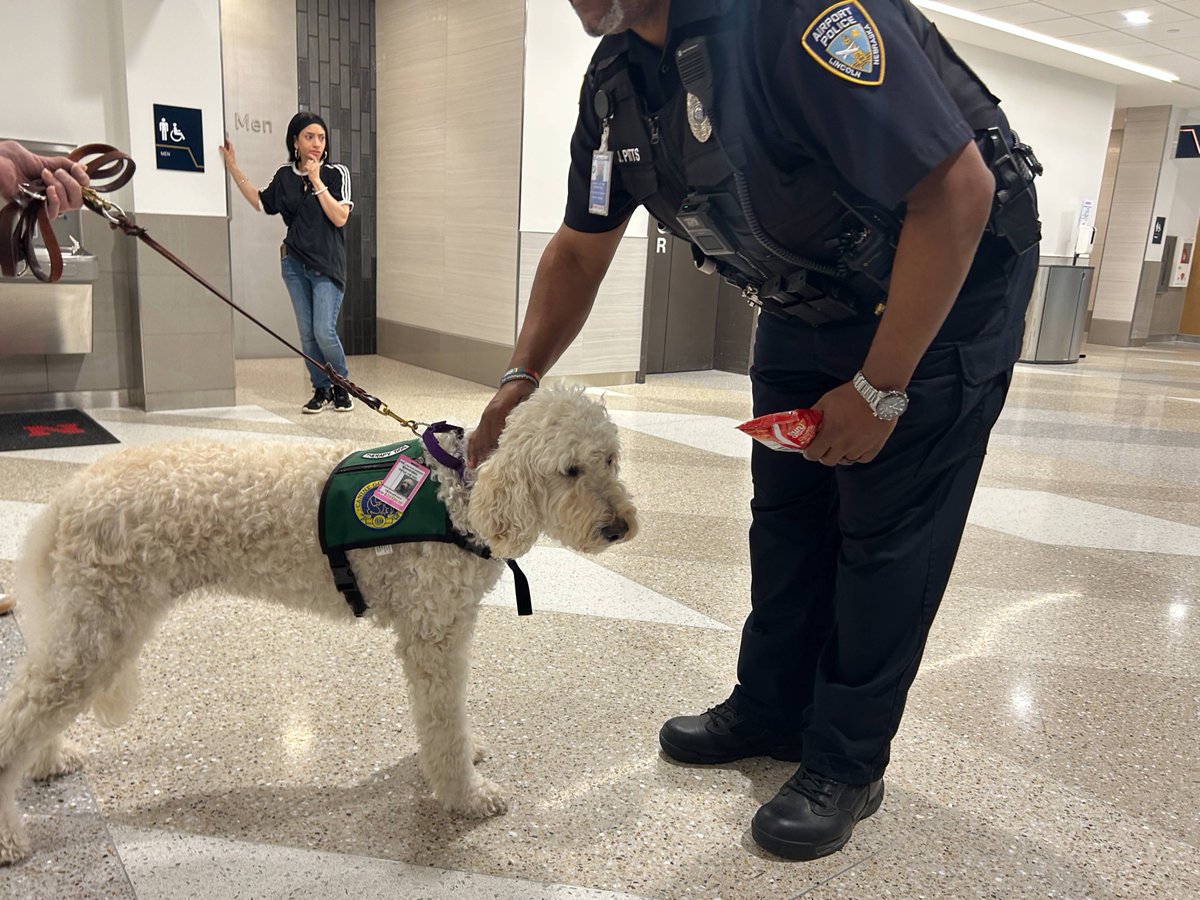 Lincoln Airport tweet media