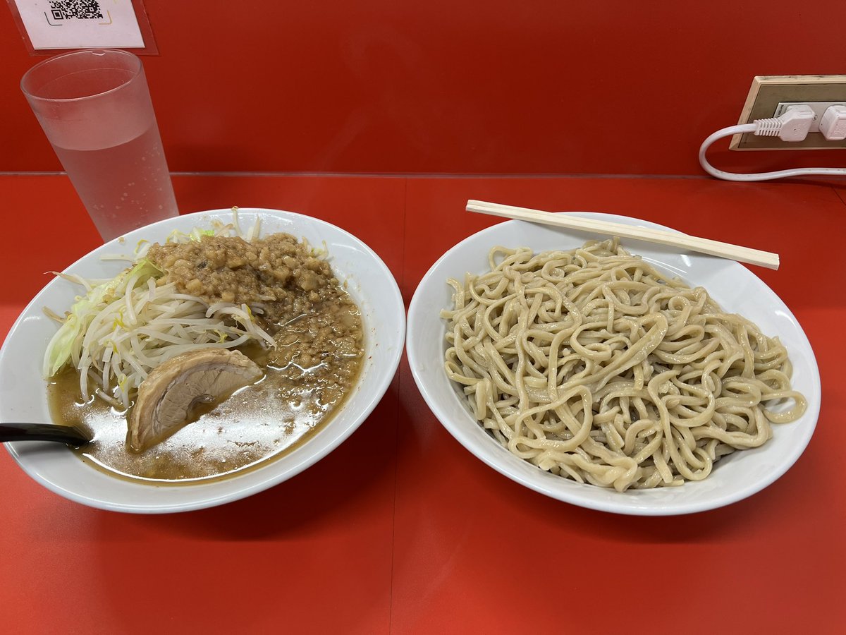 777nosnos's tweet photo. 立川マシマシ
ブラックカードの11杯目は
中つけ麺にしました❣️
明日は何を食べようかな😋 https://t.co/5twio8SnFD