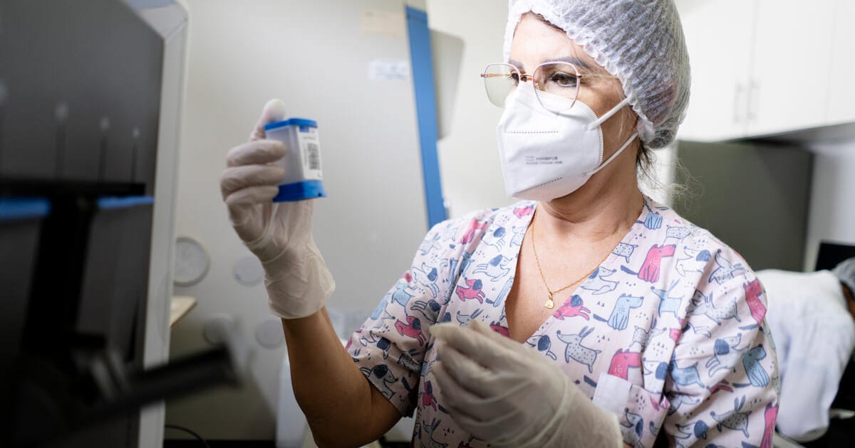 Unitaid (@unitaid) on Twitter photo La santé mondiale est une question de solidarité mais aussi de sécurité collective.
Unitaid agit en ce sens, en soutenant l’accès équitable aux innovations médicales dans les pays les plus vulnérables, comme le souligne <a href="/MarisolTouraine/">Marisol Touraine</a>.
En savoir plus : politico.eu/sponsored-cont… La santé mondiale est une question de solidarité mais aussi de sécurité collective.
Unitaid agit en ce sens, en soutenant l’accès équitable aux innovations médicales dans les pays les plus vulnérables, comme le souligne <a href="/MarisolTouraine/">Marisol Touraine</a>.
En savoir plus : politico.eu/sponsored-cont…