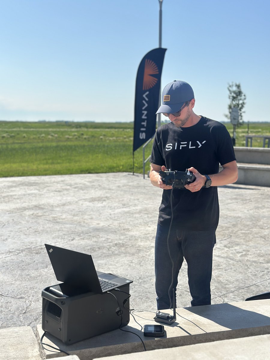 TheGrandFarm's tweet image. Drones like SiFly's Q12 model are bridging the gap between farms and tech 🚁 Earlier this month, a live demo at the Innovation Campus showed how this drone supports ag, utilities, surveying & more, bringing real-time insights straight to the field!